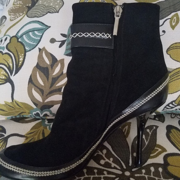 ❤CHRISTIAN DIOR SIGNATURE SUEDE BOOTS - Picture 7 of 8